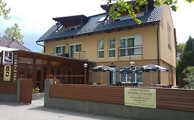 Adam Apartmanhaz