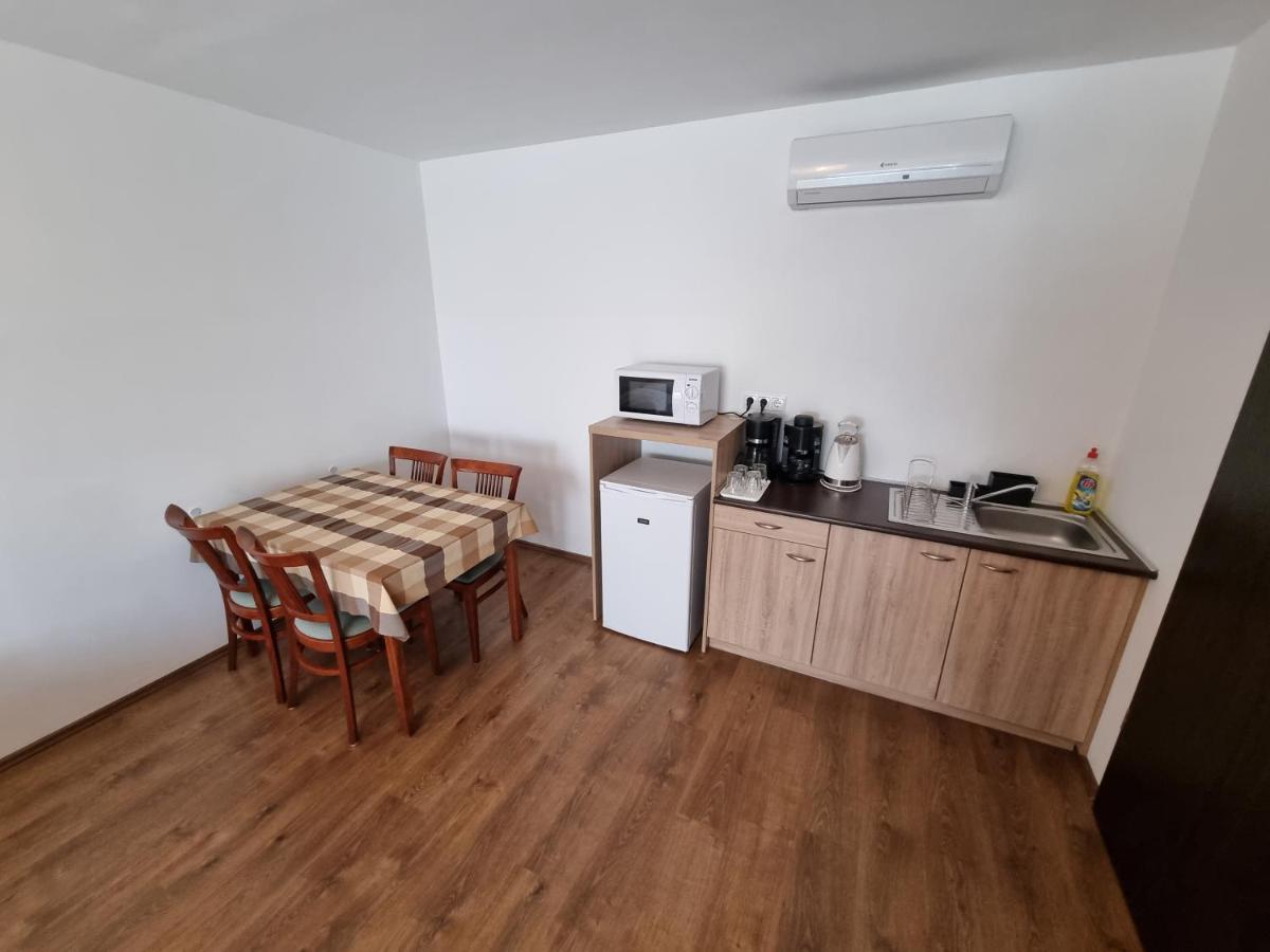 Adam Apartmanhaz Siófok Exterior foto