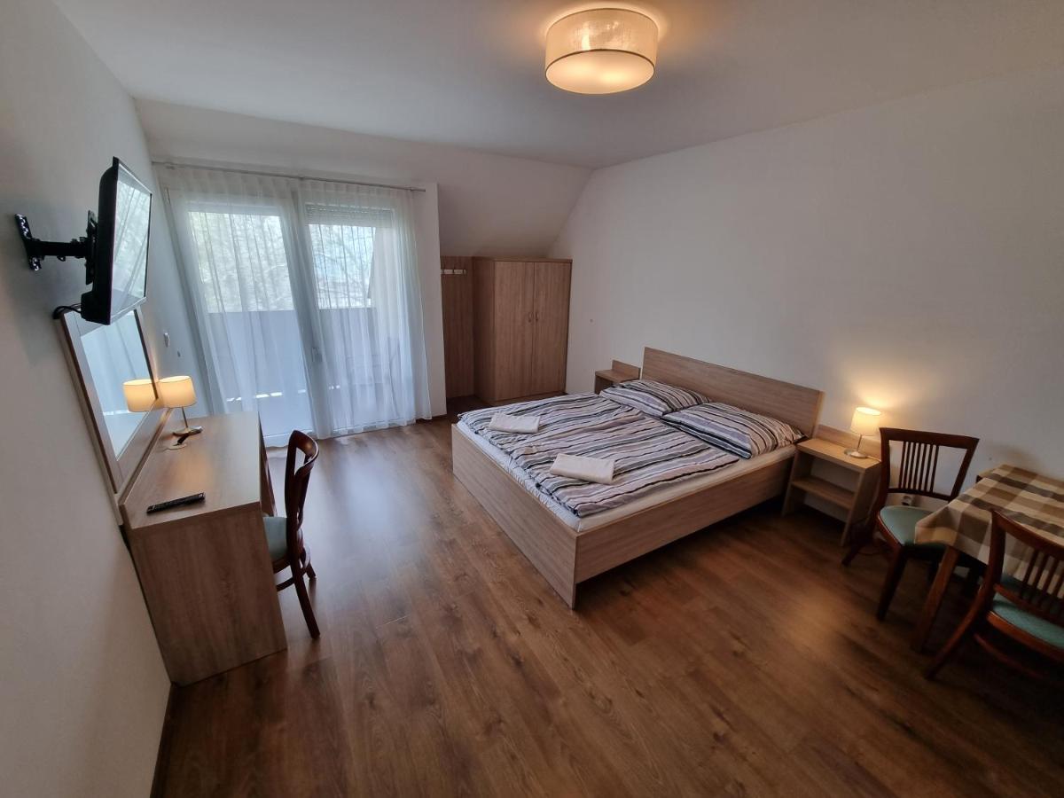 Adam Apartmanhaz Siófok Exterior foto