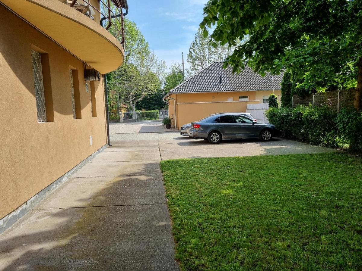 Adam Apartmanhaz Siófok Exterior foto