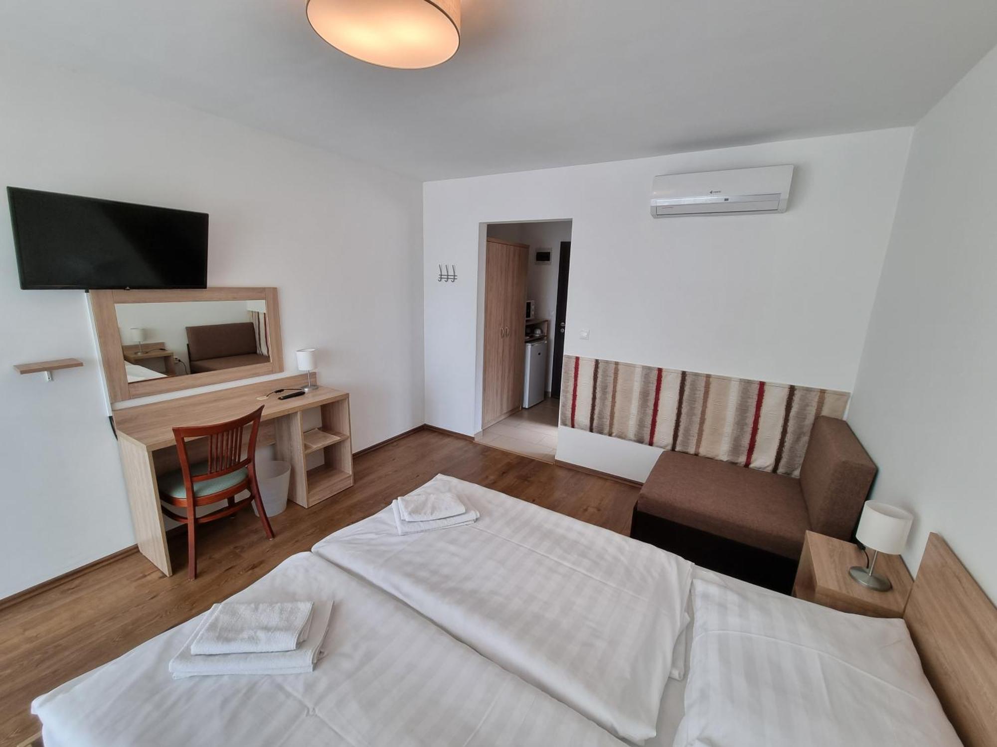 Adam Apartmanhaz Siófok Zimmer foto
