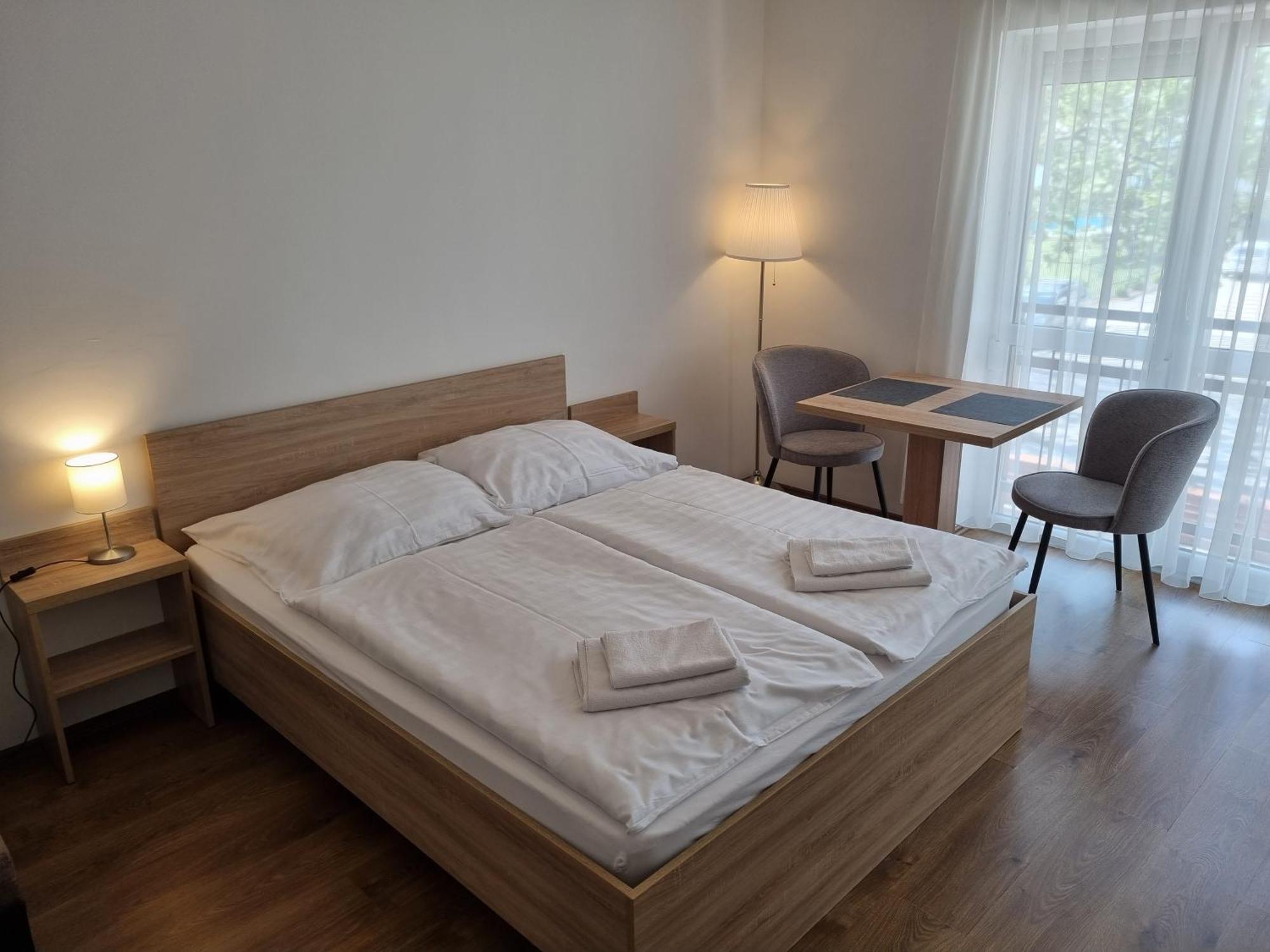 Adam Apartmanhaz Siófok Zimmer foto