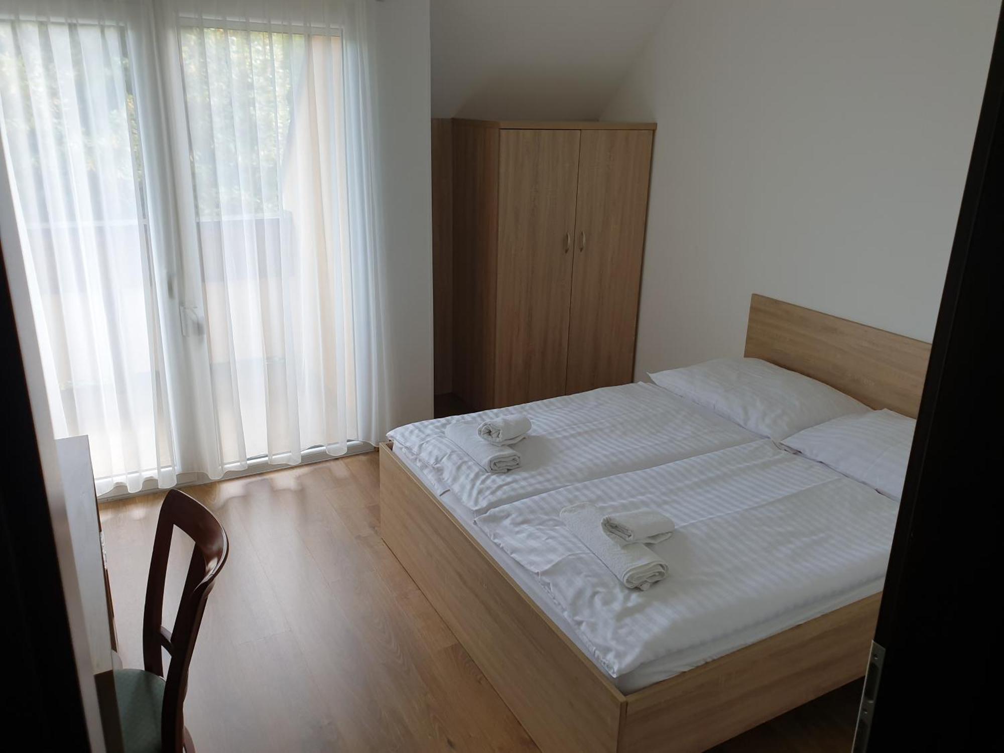 Adam Apartmanhaz Siófok Zimmer foto
