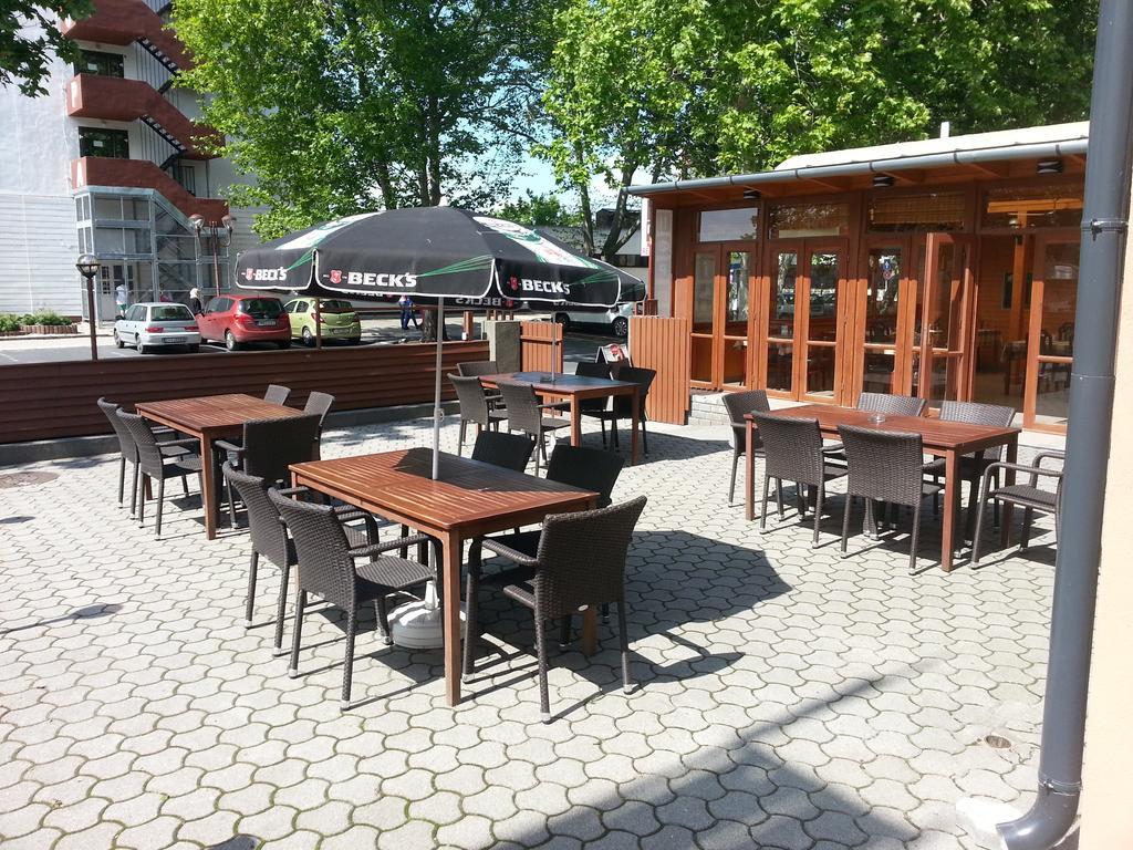Adam Apartmanhaz Siófok Exterior foto
